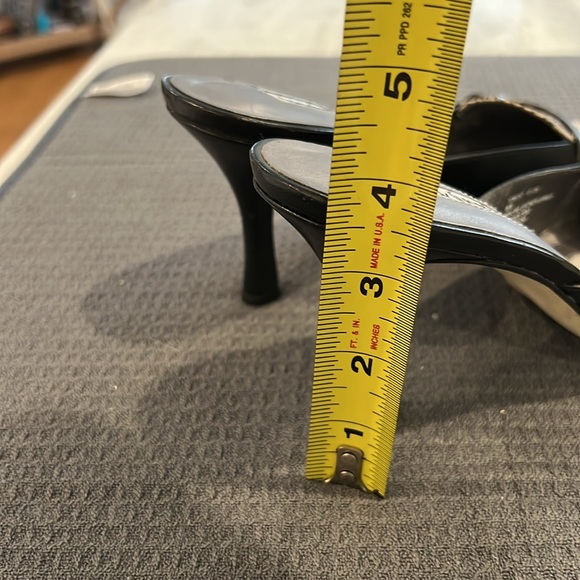 Leather slip on heels size 8.5 - Picture 5 of 5